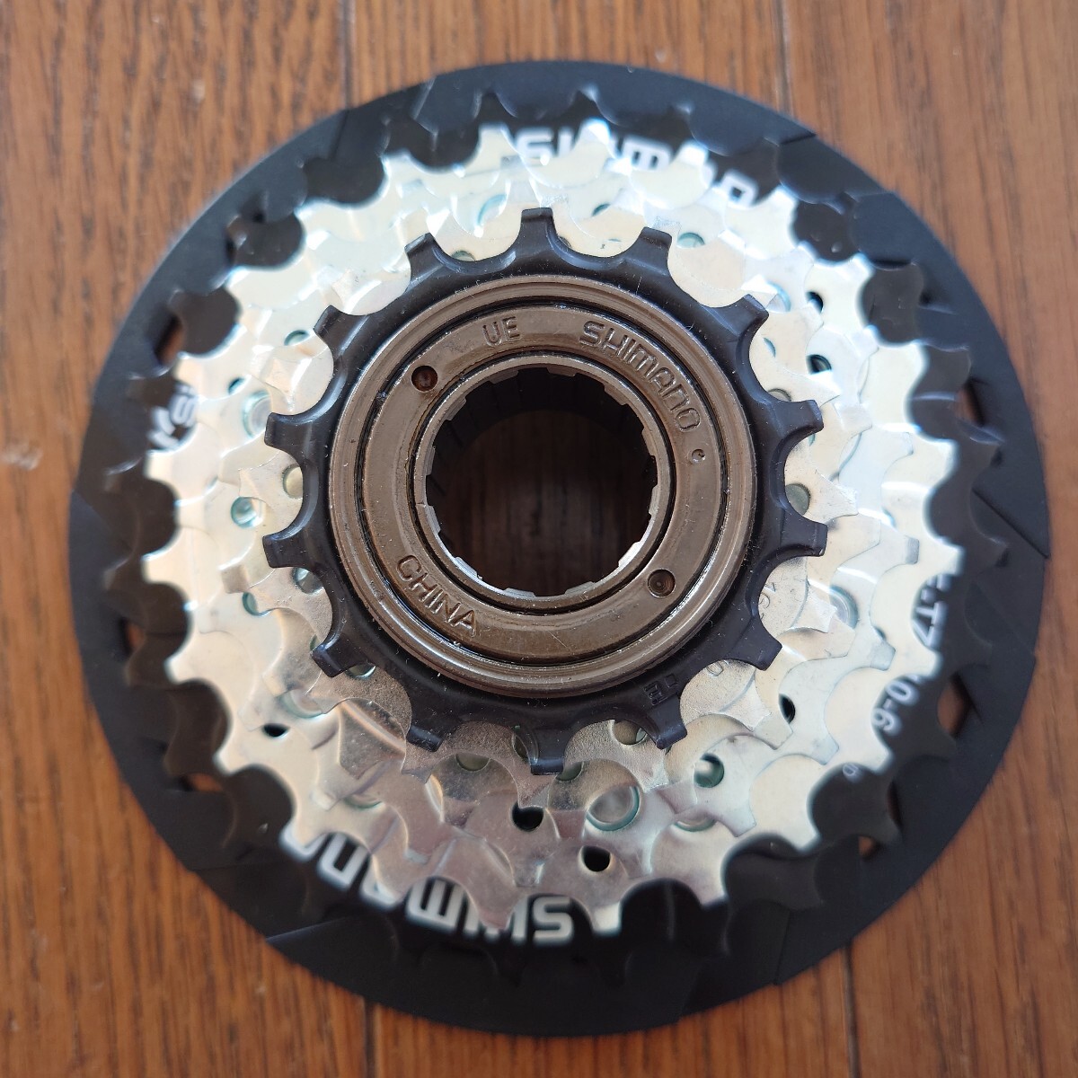 送料無料新品 シマノ MF-TZ510-6S 14-28T マルチプルフリーホイール　プロテクター付 SHIMANO