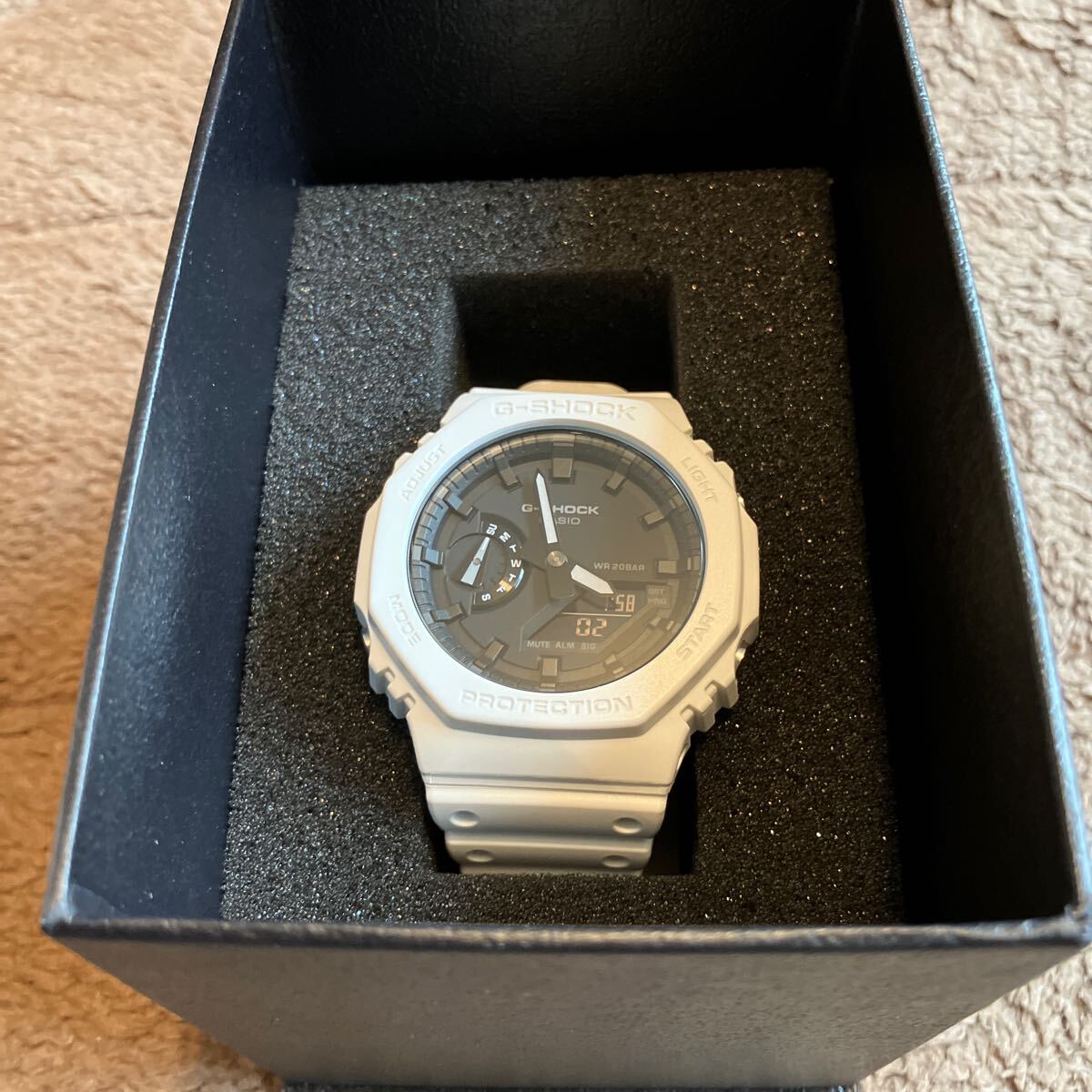 G-SHOCK GA-2100-7AJF Gショック ホワイト　ブラック　白　黒　 カシオ　オクタゴン　八角形