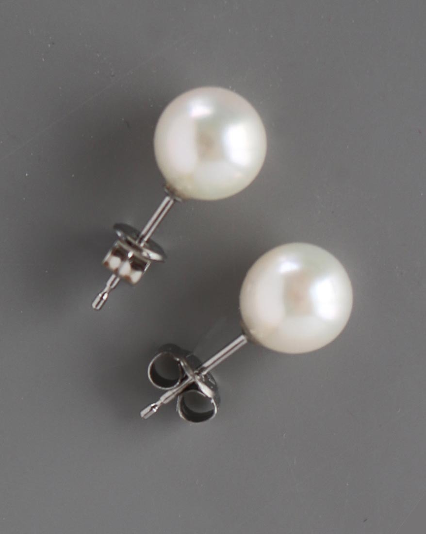 国産あこや本真 8.0mm珠「オフタイム」ピアス