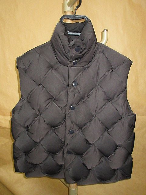 BOTTEGA VENETA ボッテガヴェネタ　イントレチャート　テクニカル　ダウン　ベスト　黒　XS　国内正規品