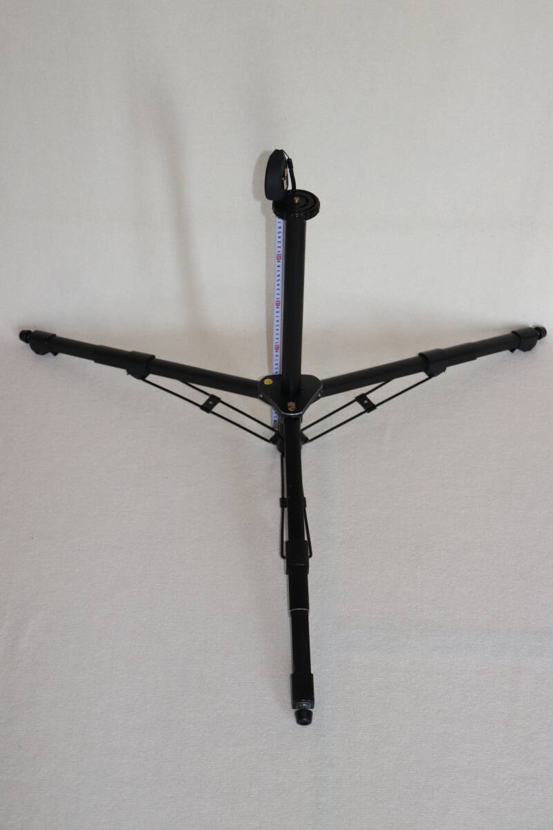 得意技１８０度開脚　リンホフ HiLo 三脚　ハイにもローにも　LINHOF 003430 ２段式三脚　清掃済　GERMANY　実用にどうぞ