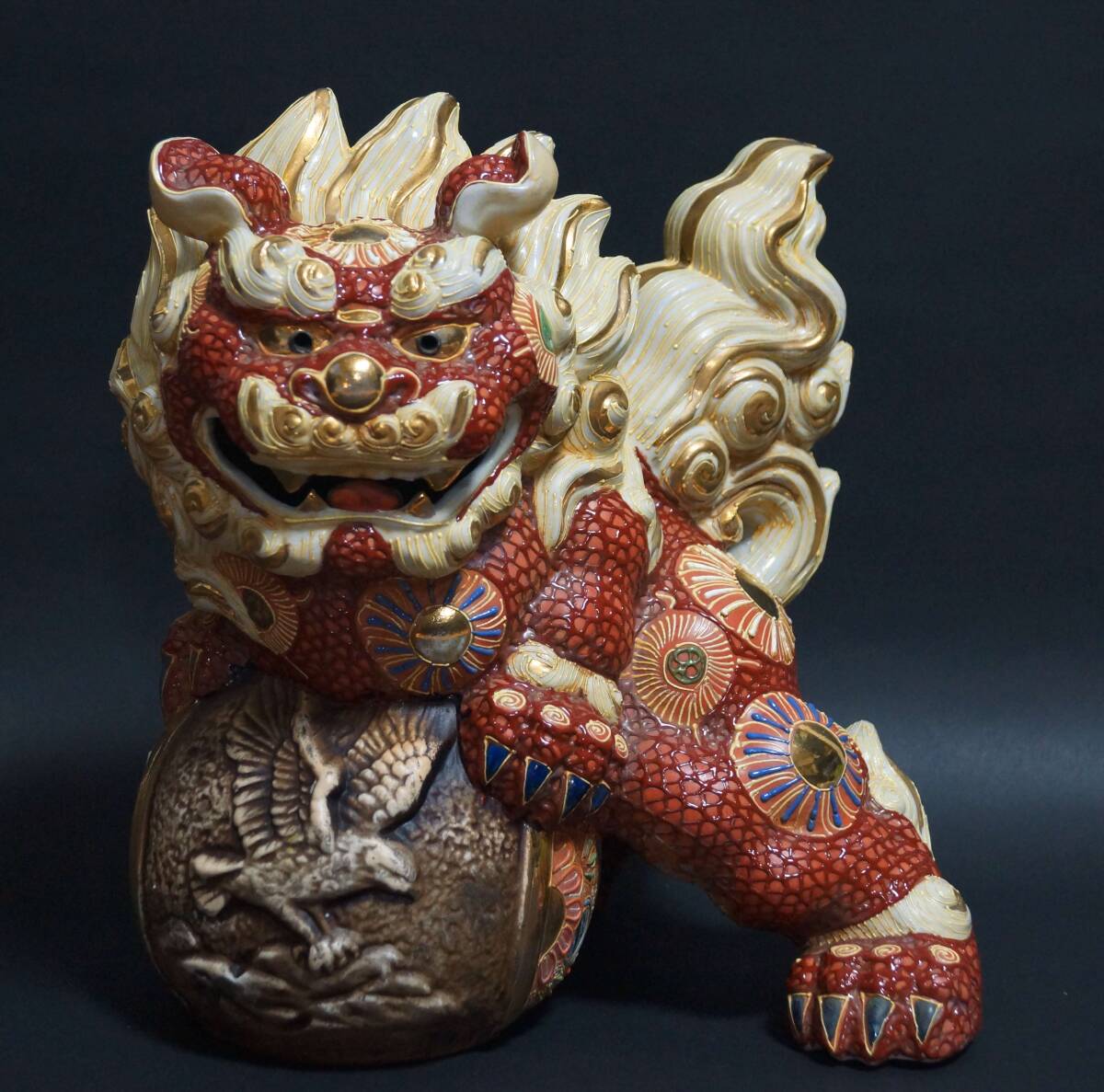 【閑】九谷焼 金彩色絵 玉乗り唐獅子 狛犬シーサー置物 開運 魔除け 縁起物 高さ25ｃｍ★時代物★7D0108