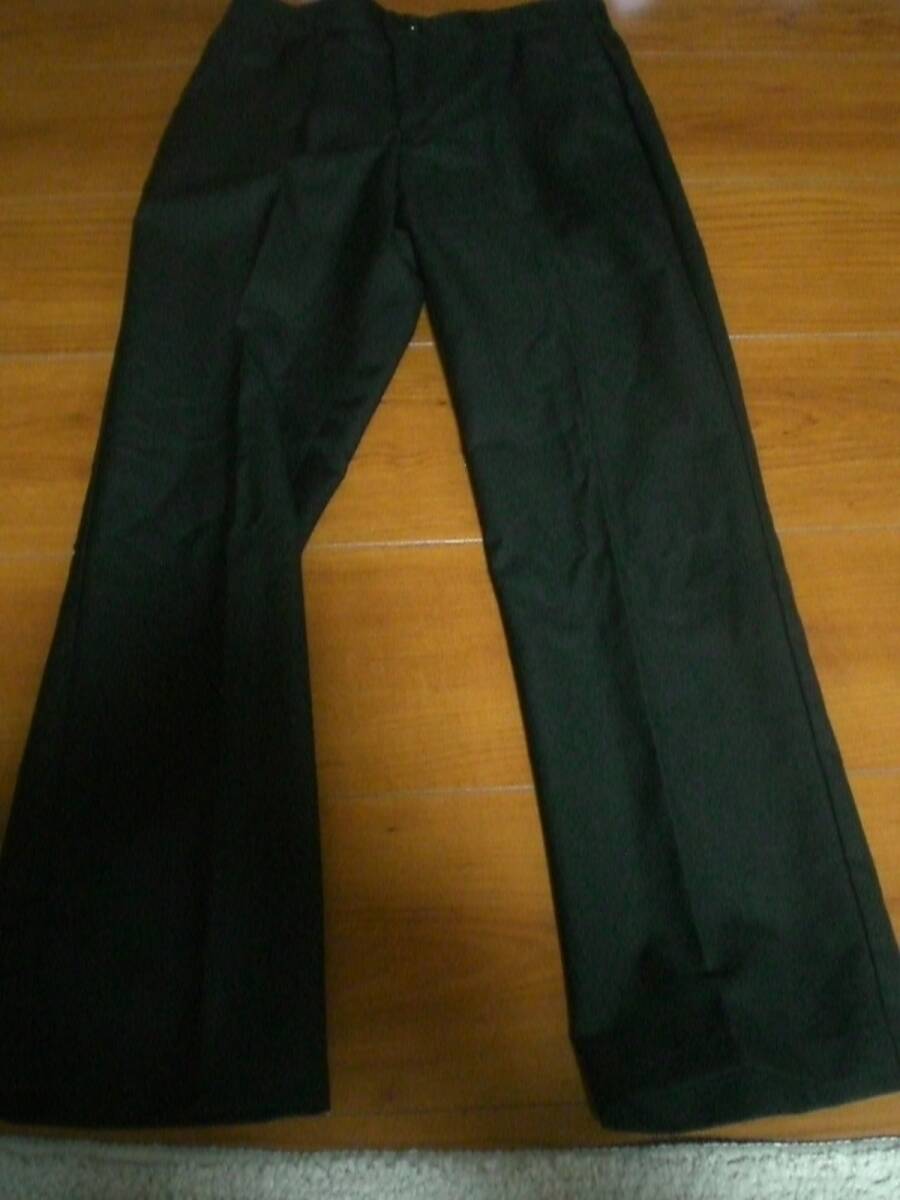 140　黒パンツ