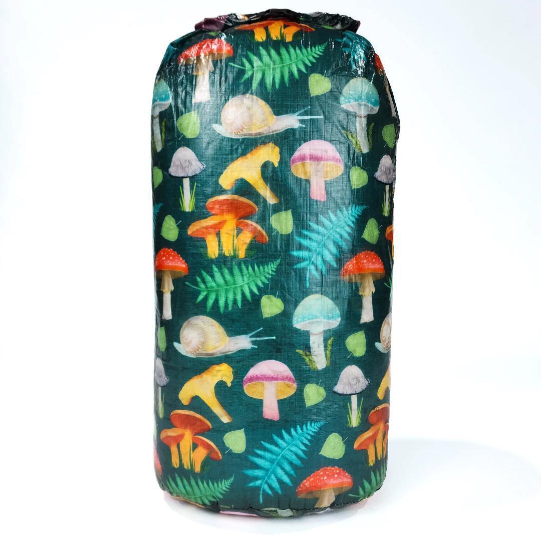 High Tail Designs RollTop Stuff Sack Large Forest Mushroom DCF ハイテールデザイン　登山　ハイク　軽量　防水　ドライバック