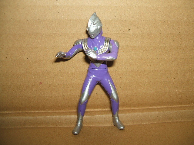★HGウルトラマン パート10 光と影・超人大戦編 ウルトラマンティガ スカイタイプ