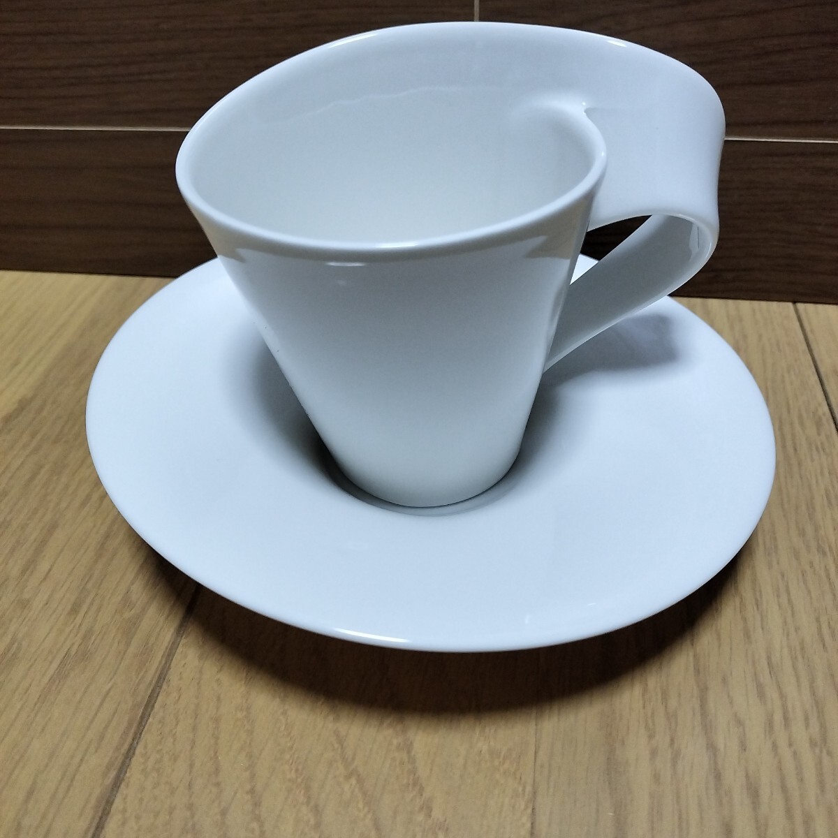 ▼ ビレロイ&ボッホ≪ニューウェーブ カップ＆ソーサー 1客≫Villeroy＆Boch