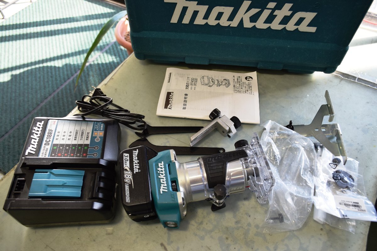 マキタ makita 充電式トリマ RT50DZ 18V-3.0Ah /【3.0AH バッテリー1個付）/充電器付//電動工具//中古品 キャリングケース(ラベルなし)付き