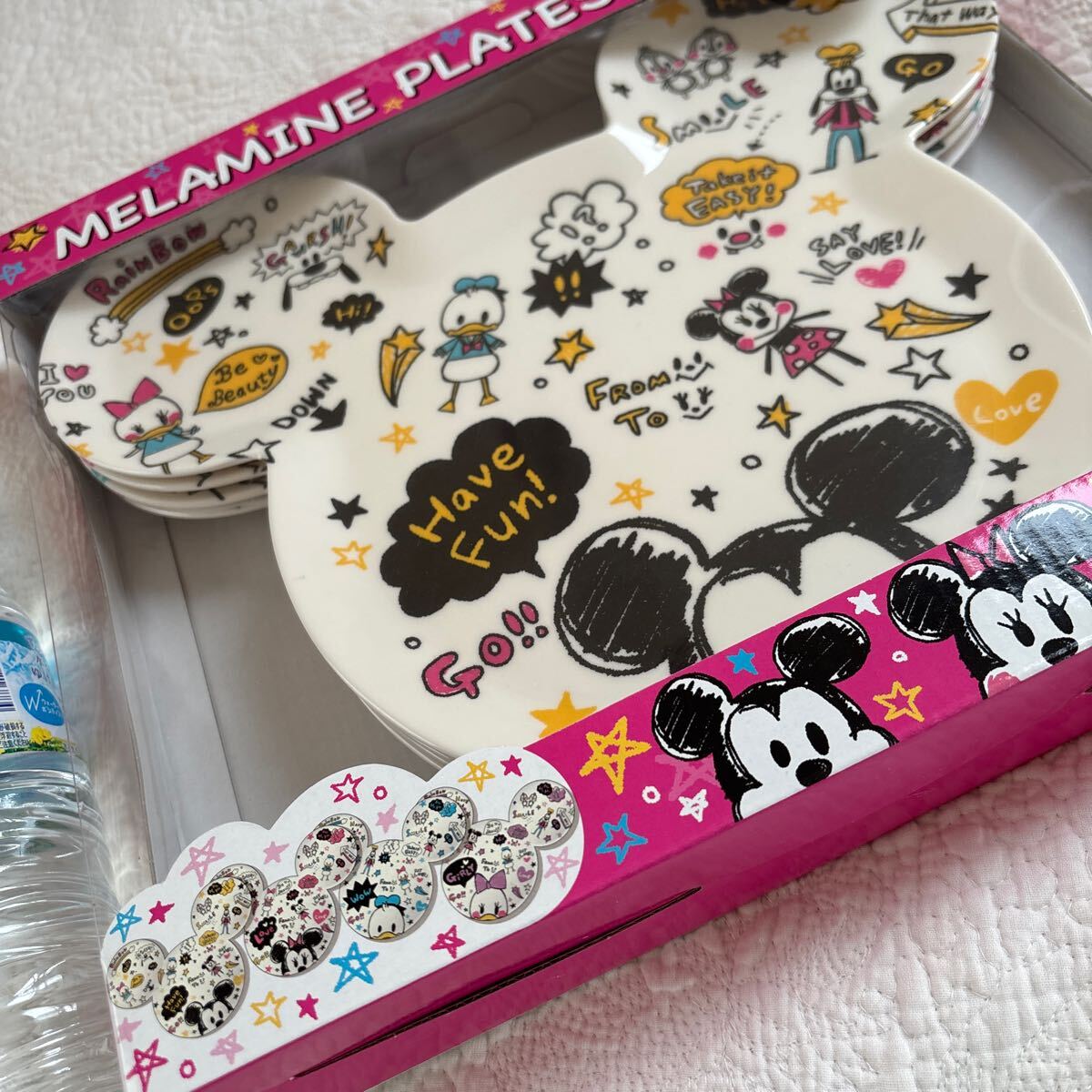 ディズニーストア　ミッキーと仲間たち　メラミンプレート4ピース　未使用品