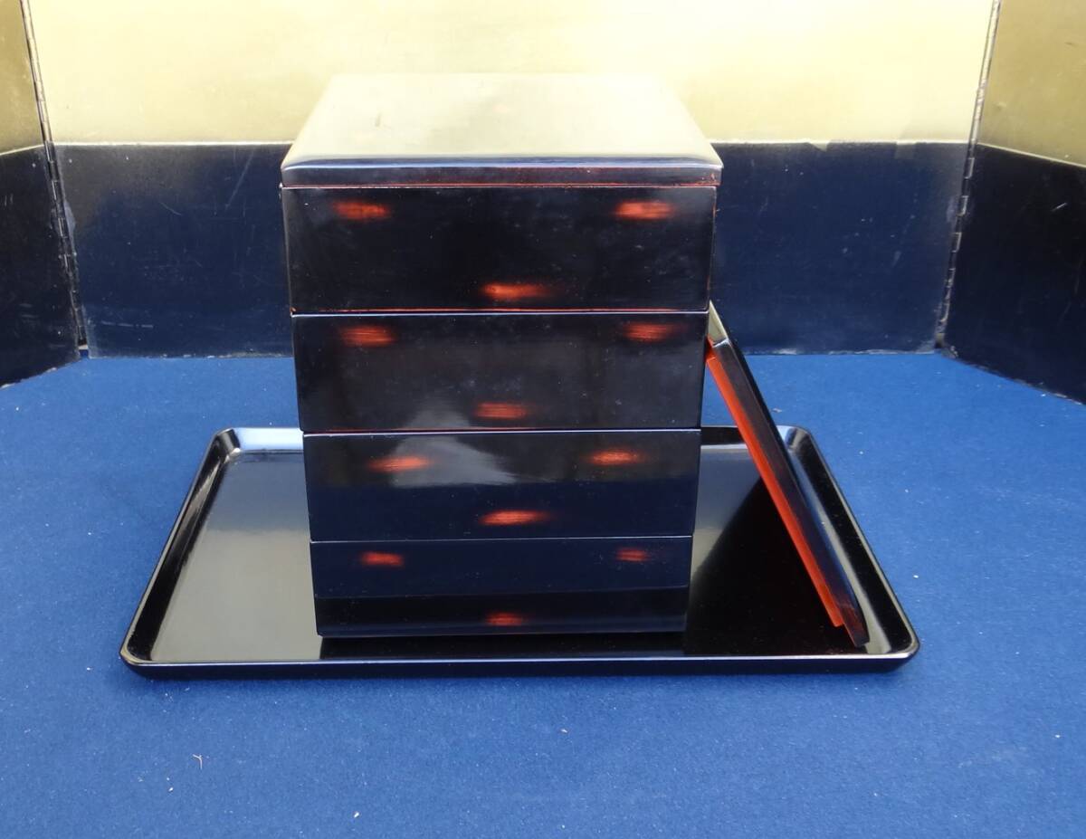 美品です。木製輪島曙塗り　４段重箱　八幡製鉄所記念品