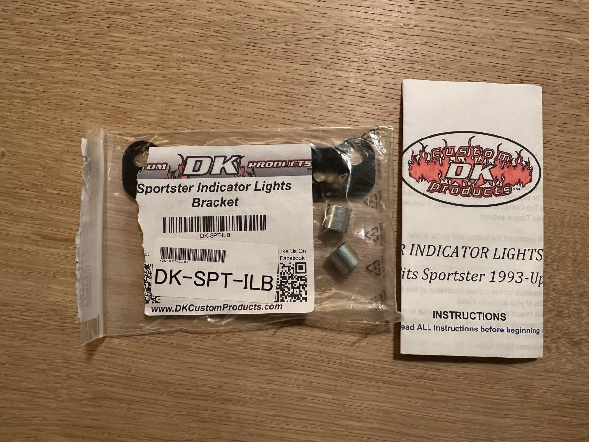 未使用　DKカスタム DK-SPT-ILB インジケーターブラケット 1993〜 スポーツスター　ダイナ　ハーレー