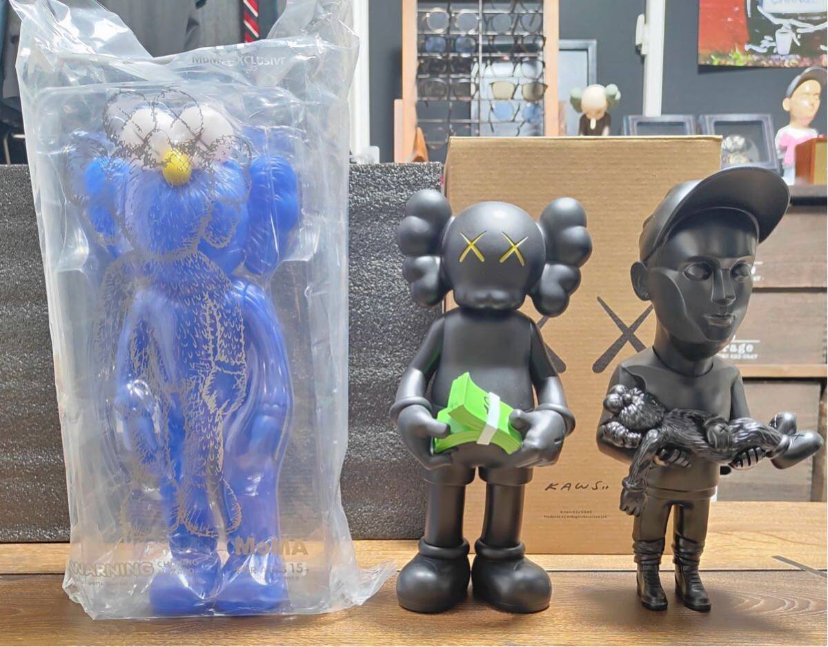 送料込み　kaws フィギュア　３体セット　 ベアブリック　 メディコムトイ　カウズ　ソフビ