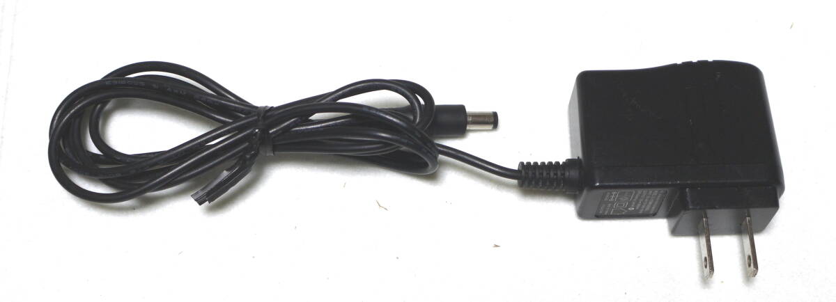 ACアダプター　YJ-01SWP0900660J DC9V 660mA　動作品