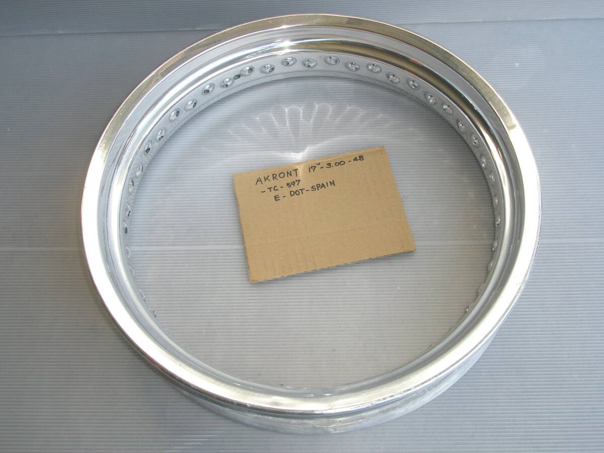 アクロン　アルミリムのみ　新品未使用品ですが長期在庫品　17－3.00　48穴　カスタム素材にどうぞ。②