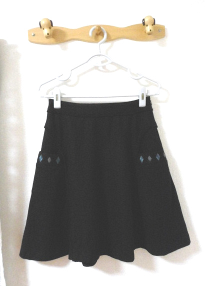 お得♪ 即決有　Jocomomola de Sybilla　ホコモモラ de シビラ　黒　ブラック　スカート　４０　日本製　〒370