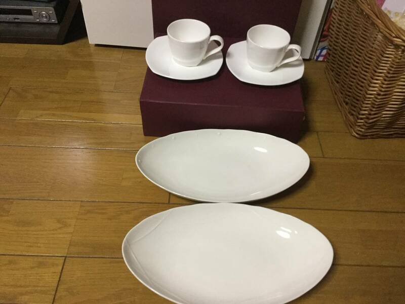 ＊新品Charmant Dinerカップ＆ソーサーと長皿2皿セット