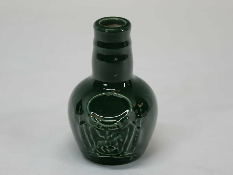 シーバス（CHIVAS）　公式ロイヤルサルート容器（50ml）　ミニチュア（空き瓶）　磁気・陶器　レトロ・アンティーク　飾り　レアもの　美品