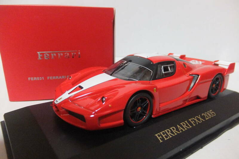 1/43 【フェラーリ FXX】 Ferrari 　エンジン模型装着 　《新品同様・未展示品・美品》 ixo（イクソ）