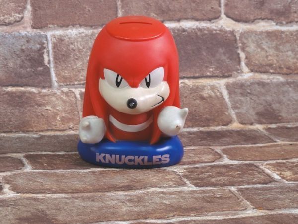 T248　【 ナックルズ 】 KNUCKLES　1997年頃のバンプレストのプライズ品（非売品　/希少品）　/ サウンドソフビ貯金箱　