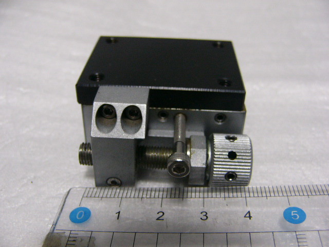 ★ ねじ送り式 X軸ステージ 小型 40x30mm 複数有