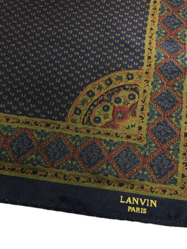 掘り出し物　フランス製　LANVIN　PARIS　ランバン　シルク100％ポケットチーフ　ハンカチーフ　ネイビー＆幾何学　NO20