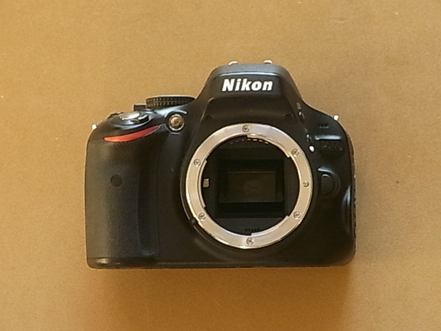 NIKON ニコン D5100 ショット数5591 送料630円～ 使用少 中古