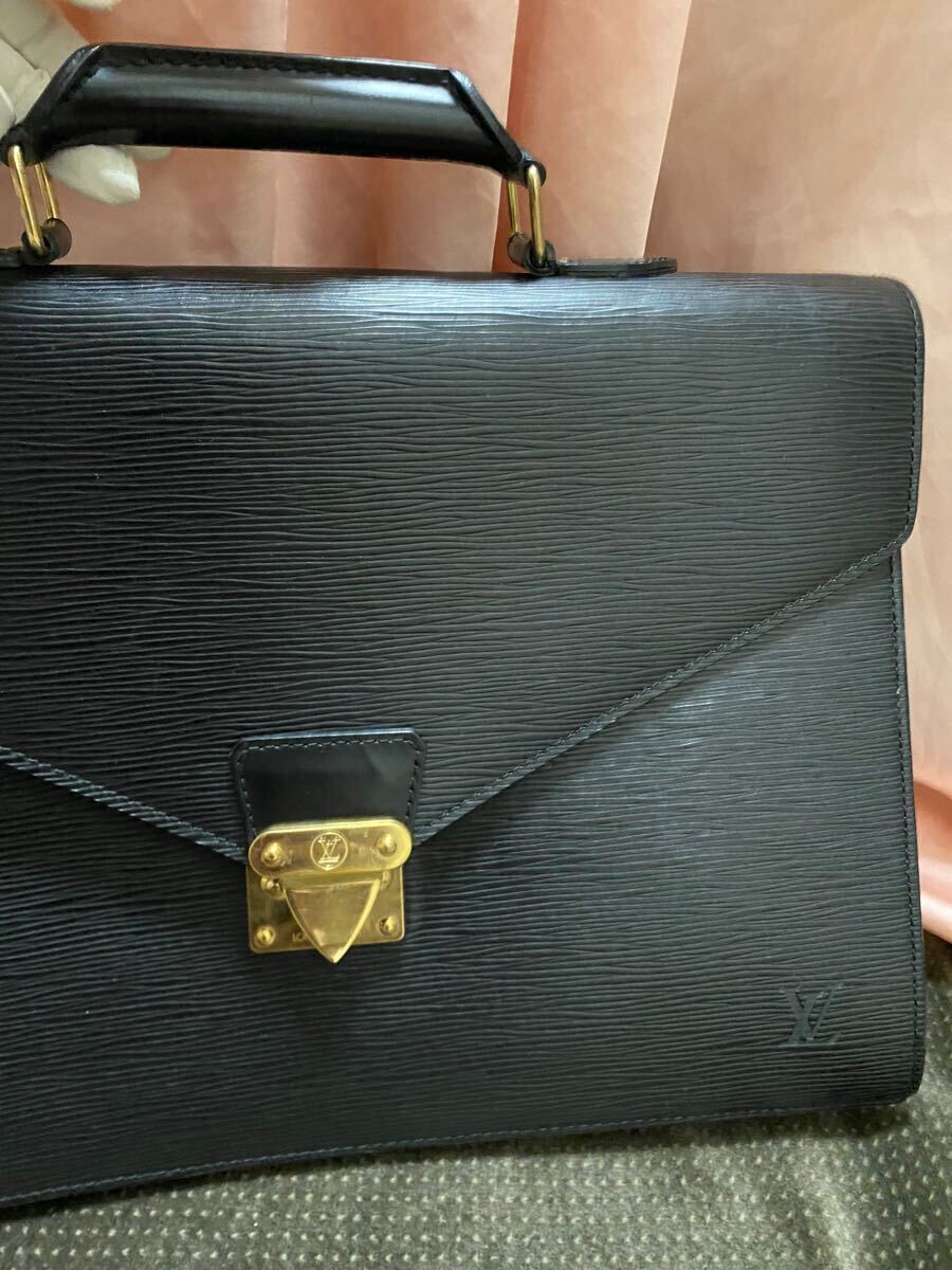 ルイヴィトン LOUIS VUITTON セリビエット　エピ 黒　ブラック　メンズバッグ　ハンドバッグ　ビジネスバッグ　書類ケース