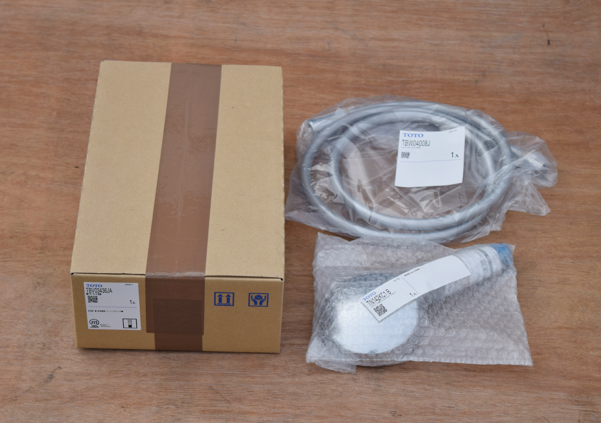 ★新品★TOTO 壁付サーモスタット混合水栓 コンフォートウェーブシャワー TBV03436JA+TN142KC1B+TBW04008Jセット