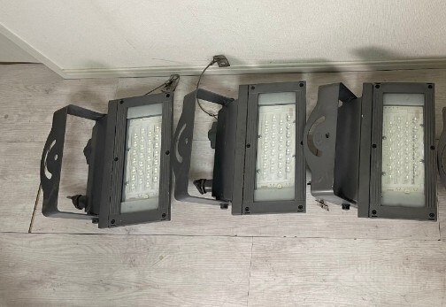 3灯在庫　Panasonic LED 照明　屋外用　NNY24865 LE9　LED　投光器　送料2500円 看板照明