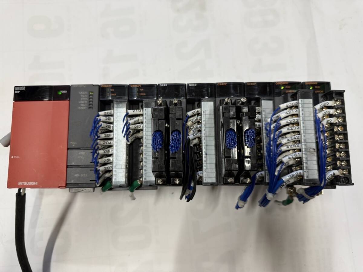 (KXL8６)★中古電機★　MITSUBISHI MELSEC Q61P/Q68ADV 2個/QX41/QX40/QY42R/QP40PQ68DAVN 2個（動作確認済み）