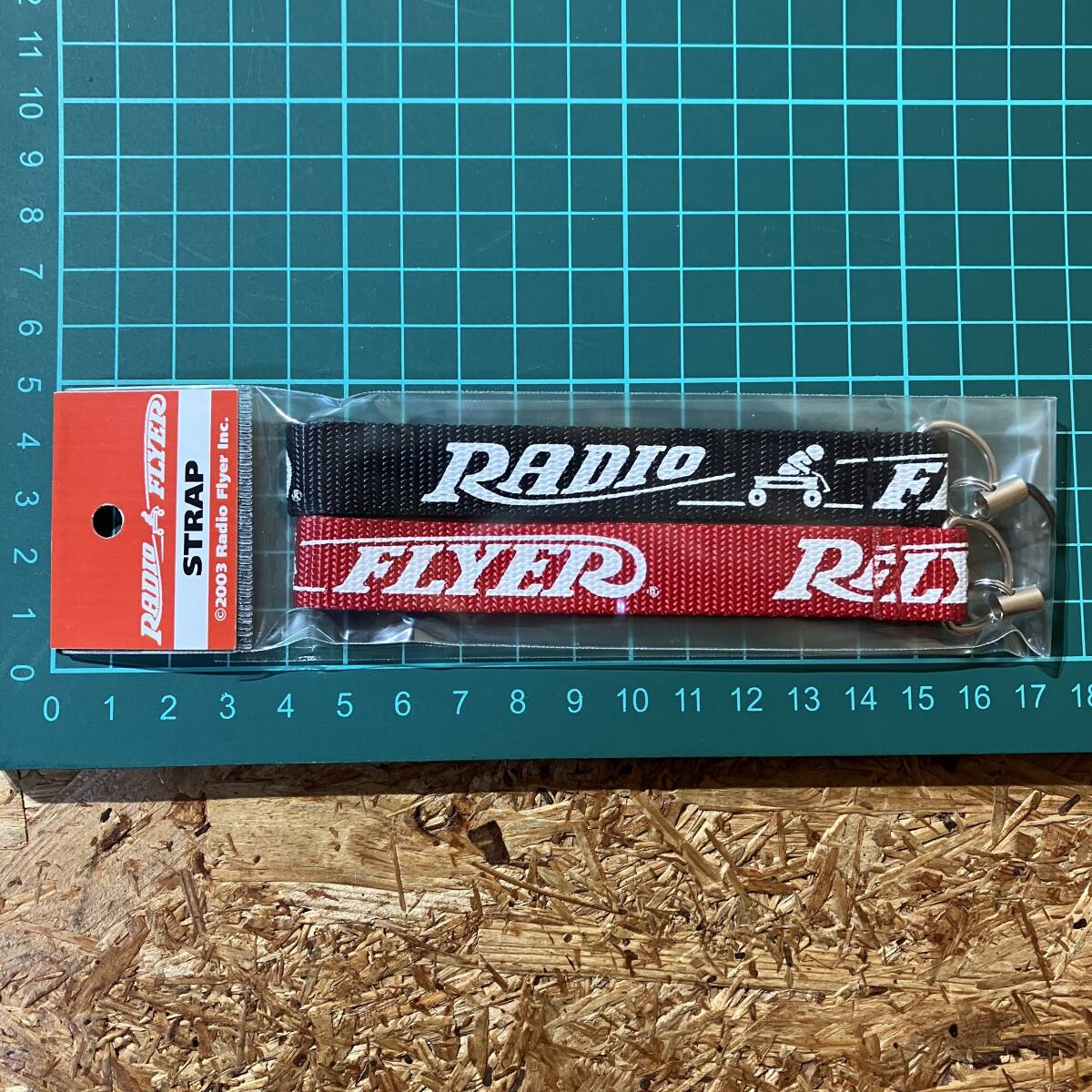Radio Flyer ラジオ フライヤー ストラップ 2本セット レッド ブラック radioflyer