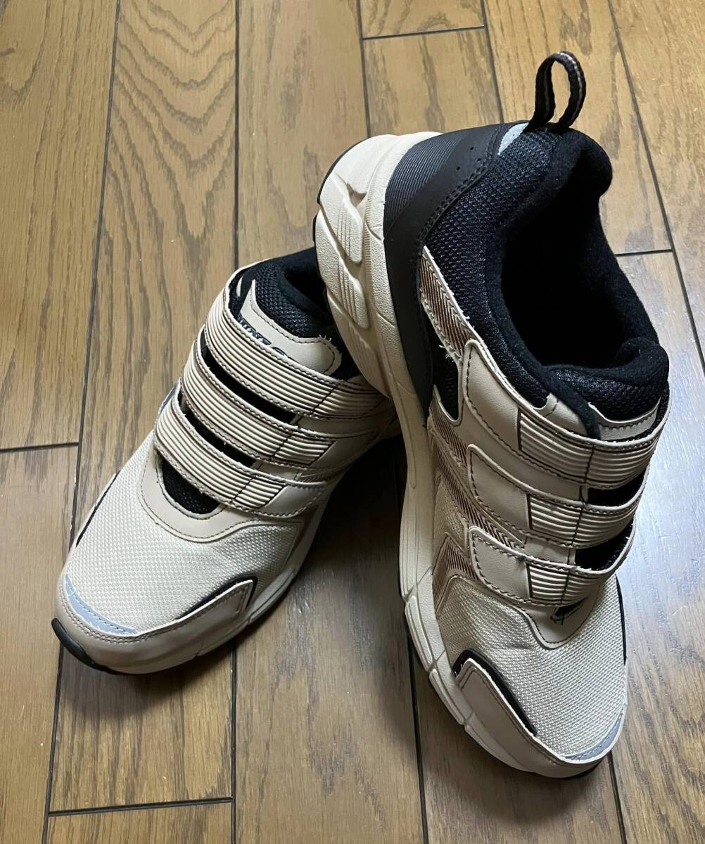 新品未使用　ダンロップ DUNLOP 撥水 メンズ スニーカー マジックテープタイプ　26.5Cm 幅広4E