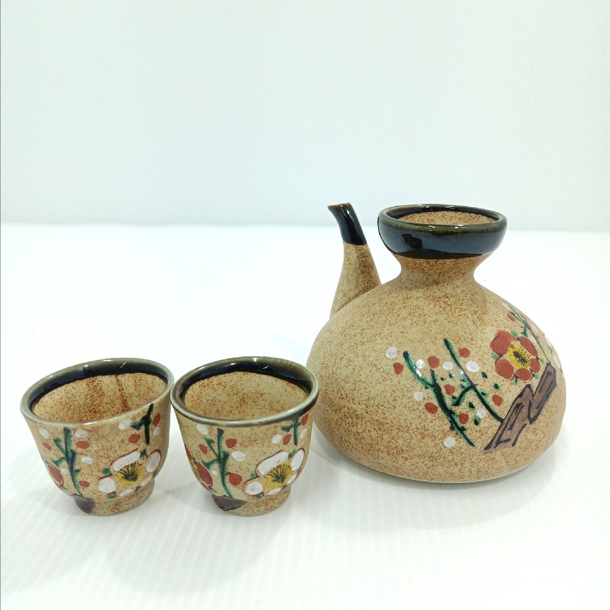 九谷焼 弘山造 酒器セット からから 徳利 お猪口 おちょこ 陶器 紅白梅花紋 在銘 日本酒 銚子 焼き物 陶芸 陶磁【道楽札幌】