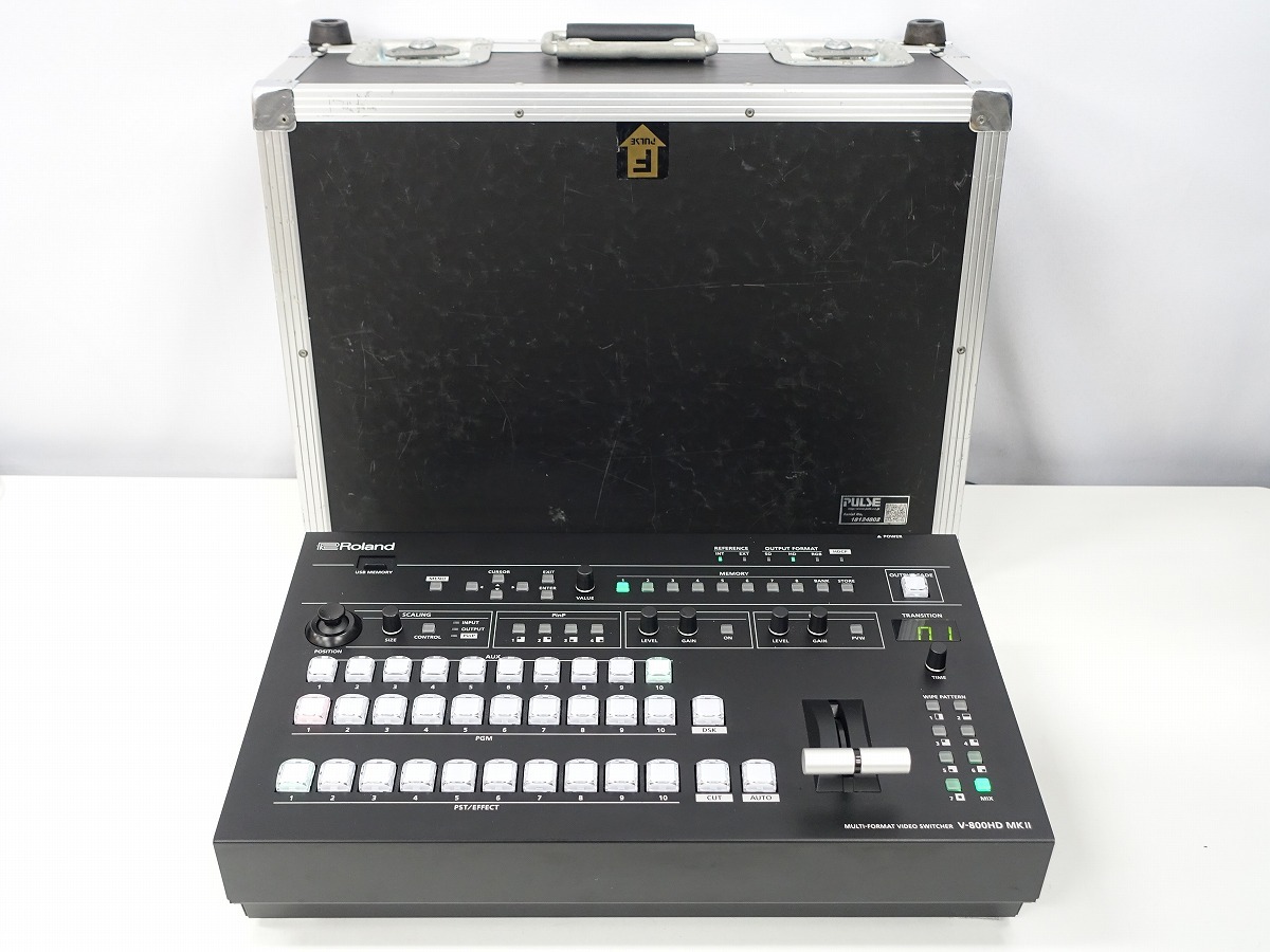 Roland V-800HD MK2 マルチフォーマットライブスイッチャー 3G,HD,SD-SDI/DVI/HDMI/RGB/コンポジット 1080/60P対応 動作良好 *418710