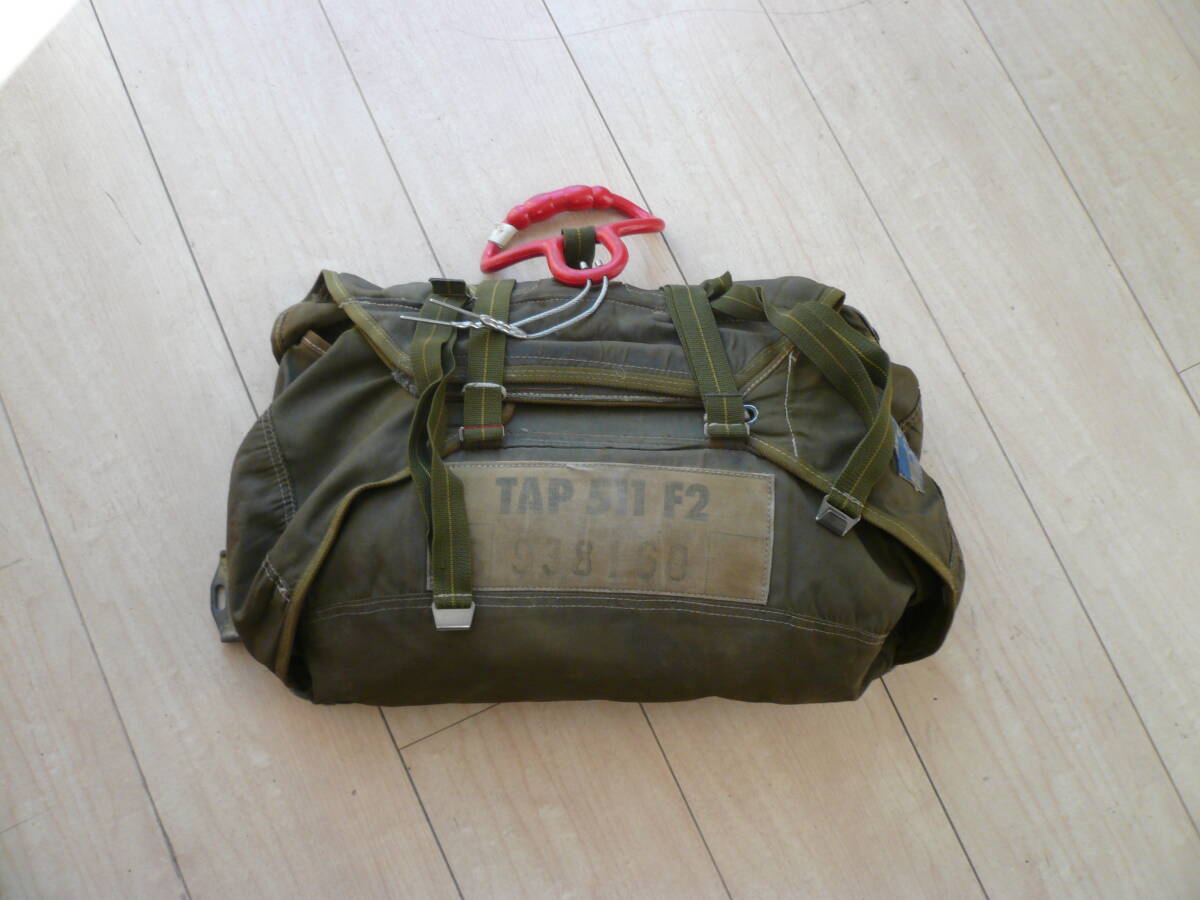 即決有 珍品実物　フランス軍仏軍　TAP511　F2　サブ？パラシュートバック　紐まで　空挺部隊