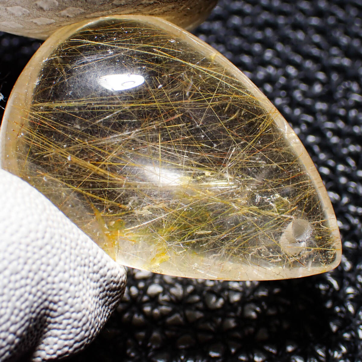 天然石 タイチン ゴールド ルチルクォーツ 012 水晶 原石 結晶 丸玉 ハンドメイド 素材 自然 天然 ポイント 鉱物 標本 パワーストーン