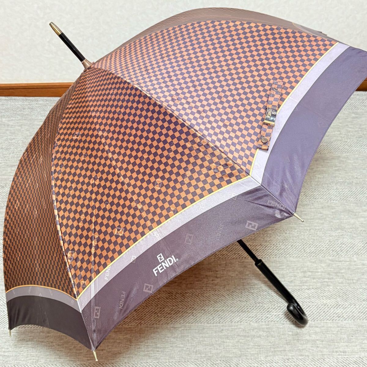 FENDI フェンディ　ペカン文字ロゴズッカ柄　高級晴雨兼用長傘　ブラウン　メタリック