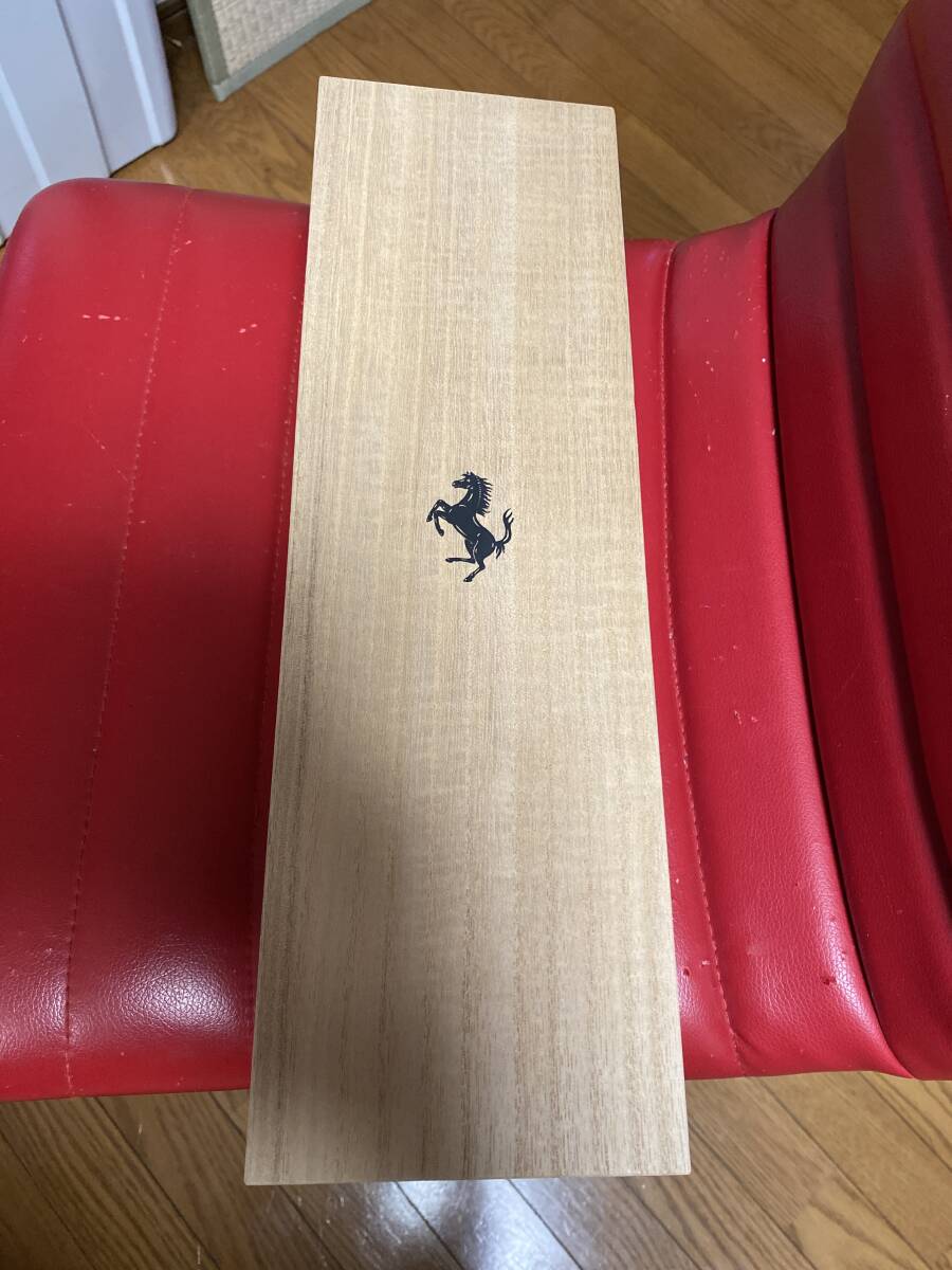 フェラーリ　ワイン木箱