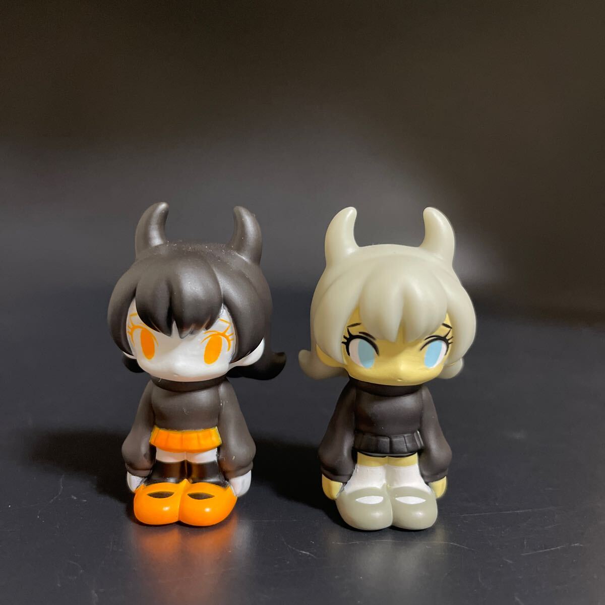 VAG ガチャ 34 かえちゃん ミニソフビ フィギュア 黒 グレー インディーズソフビ デザイナーズソフビ VIN
