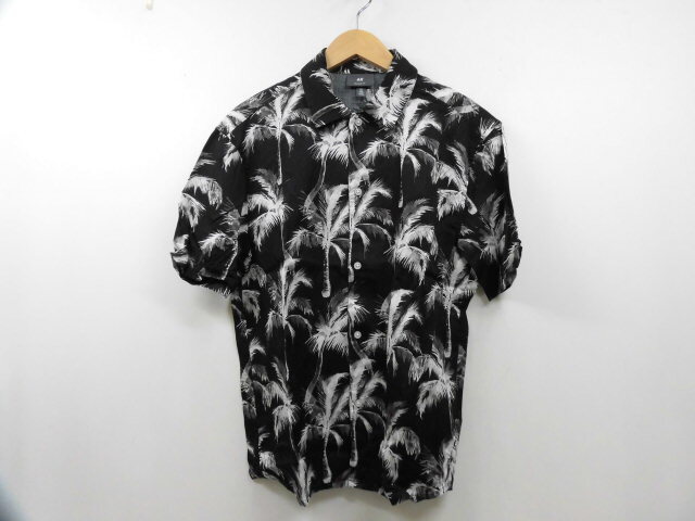 H&M エイチアンドエム REGULAR FIT レギュラーフィット アロハシャツ ハワイアンシャツ 総柄 半袖シャツ トップス ブラック 黒 Sサイズ
