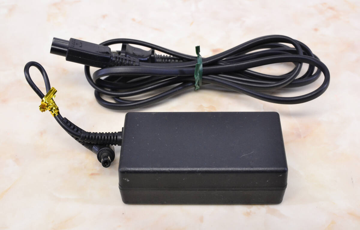 最終オファー♪TOSHIBA 東芝ACアダプター RB3-C 出力19V 1.32A 中古品 