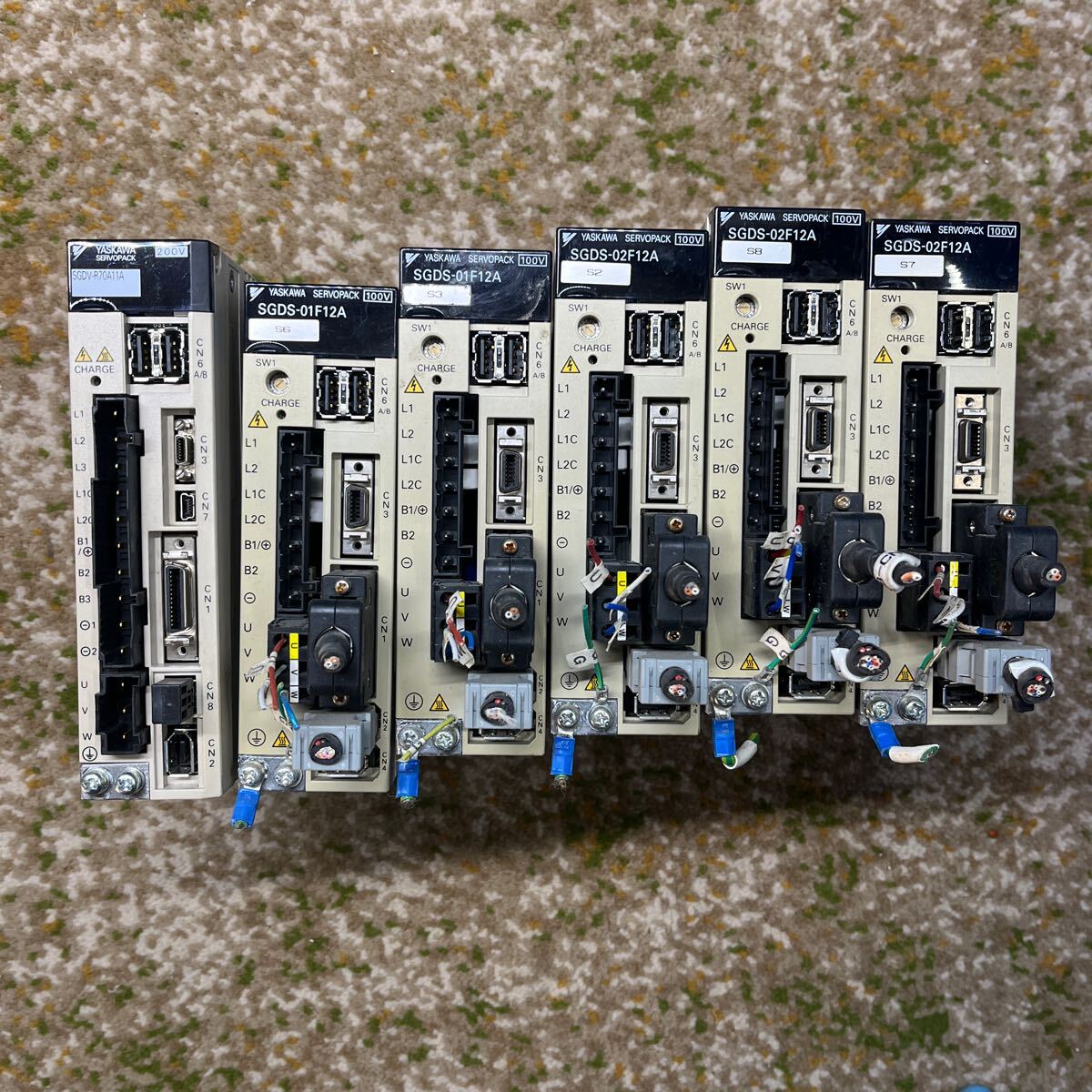  YASKAWA SGDS-01F12Ax2 /SGDS-02F-2Ax3/SGDVR70A1-002x1サーボアンプ 6点セット