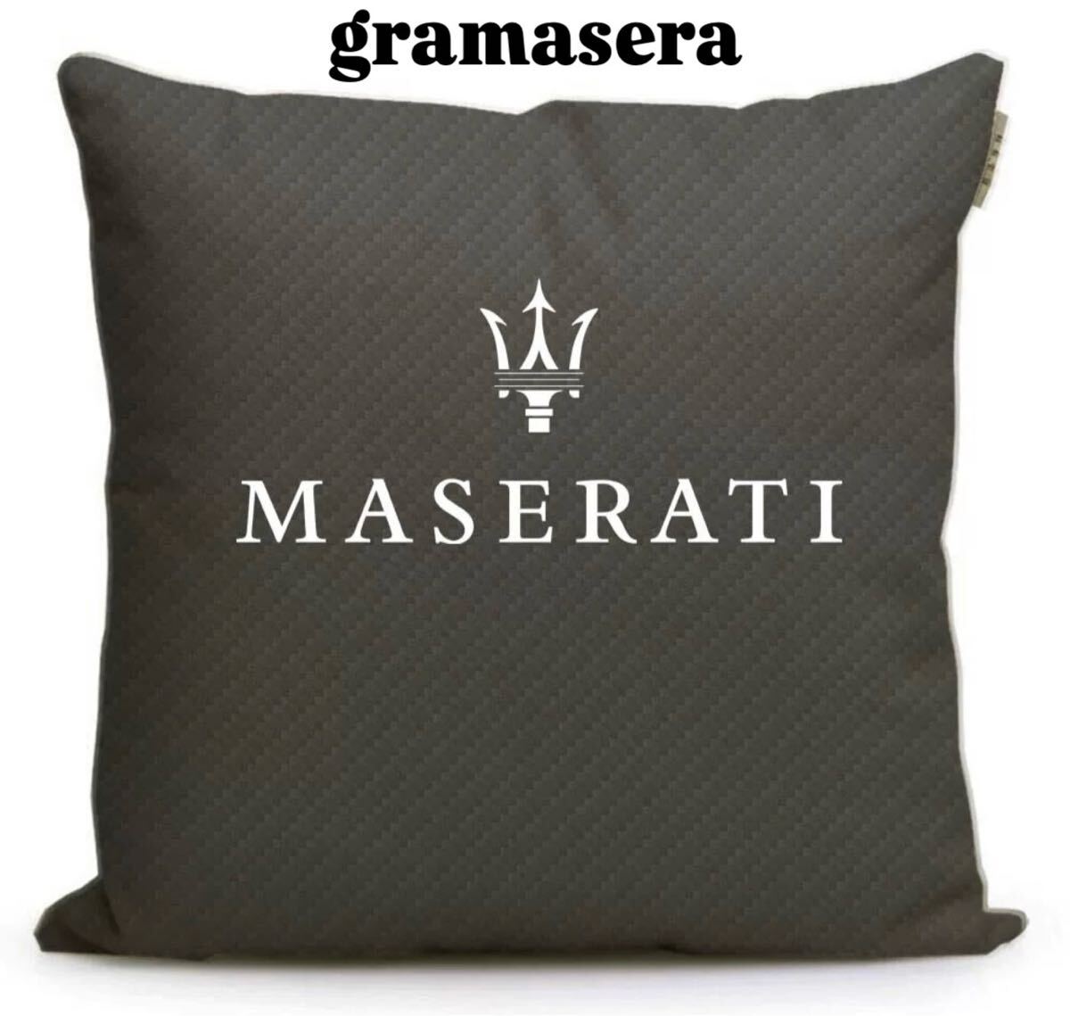 ★レア★マセラティ　maserati クッション 高品質　ロゴクッション　エンブレム　黒