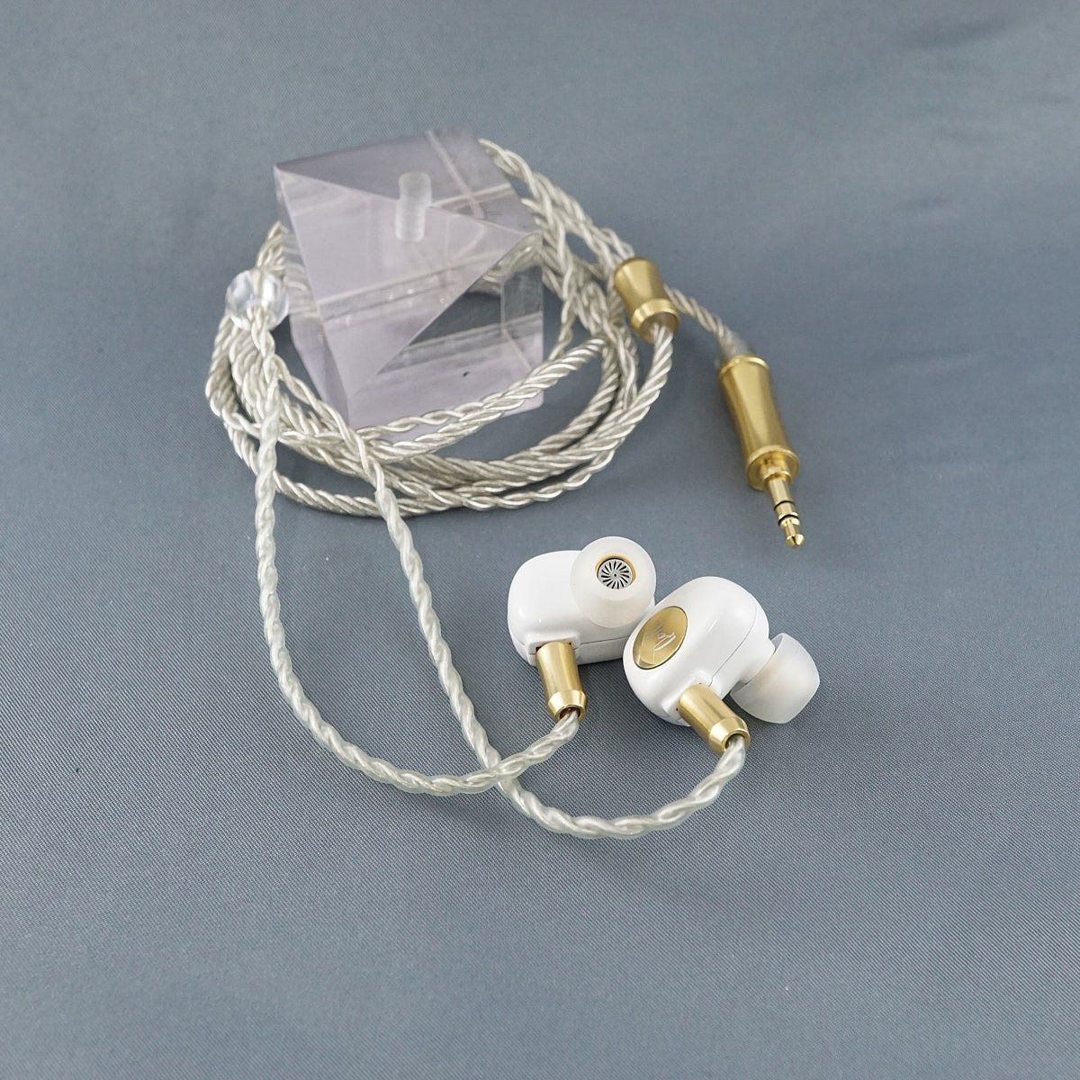 QoA Gimlet 有線イヤホン USED品 10mm LCPダイアフラムダイナミックドライバ 3.5mmプラグ ホワイト 完動品 V1312