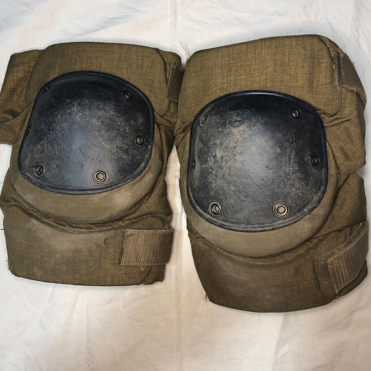 実物BJ製 ニーパッド コヨーテ 米軍 BIJAN