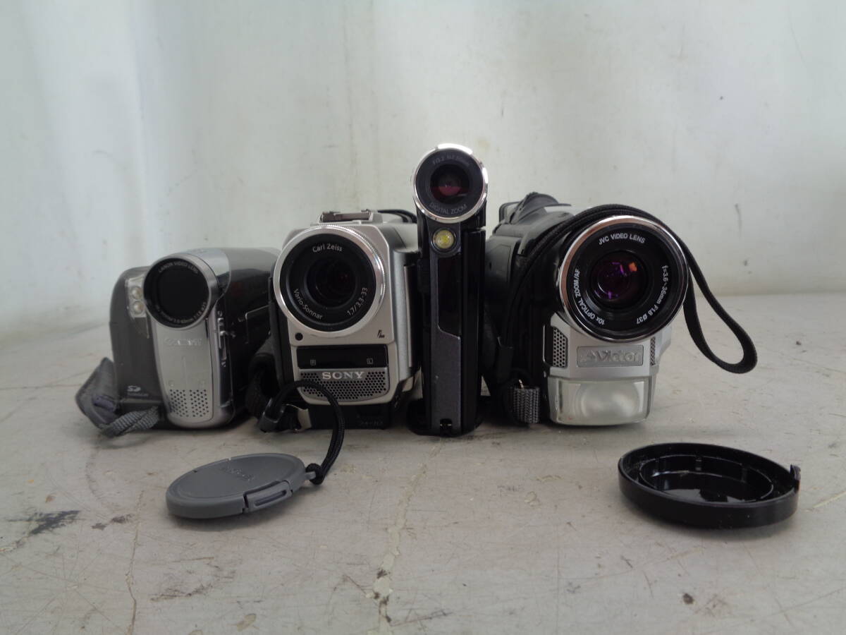 C2865 ビデオカメラまとめ売り　Victor GR-DVA22K / SONY DCR-TRV8 / HITACHI HSC-S2 / Canon FVM300 / ①AT-3 / ②サイズ