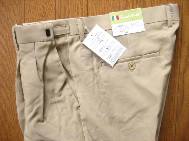 即決新品 ツータック スラックス W89~95 L68 ベージュ系 / ライトカラー / ウェストアジャスター 裾上げ済み aa00022①2/ 縫製が雑です