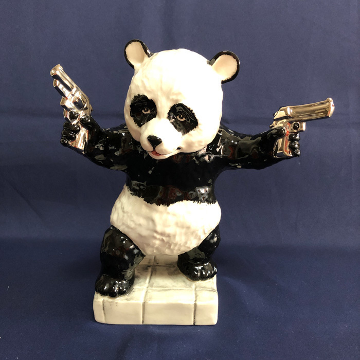 バンクシー (アフター) “ PANDA WITH GUNS ” セラミック・スカルプチャー by KEVIN FRANCIS S-092 (not カウズ, not メディコムトイ)