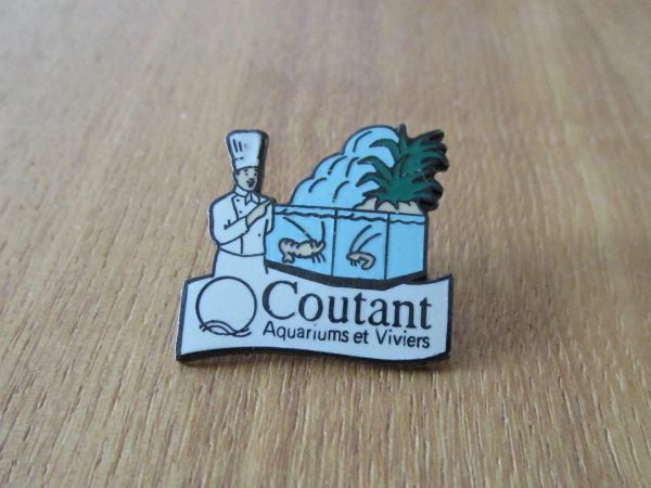 古いピンバッジ：Coutant ホテル シェフ コックさん 人物 ピンズ F