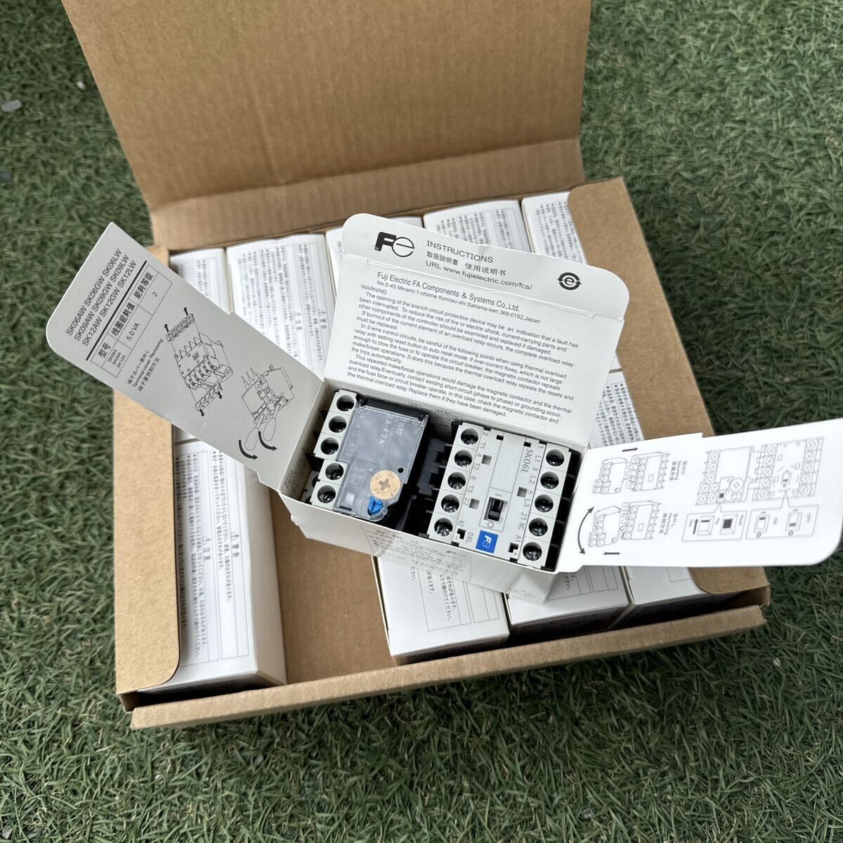 4L059 新品未使用　富士電線 SK06LW-E01K2P8 DC24V 標準形電磁開閉器 コンタクタ形補助継電器 SKシリーズ　1個　インボイス対応