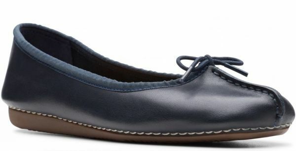 送料無料 Clarks 24.5cm フラット バレエ ネイビー ブルー レザー 革 ローファー フォーマル スニーカー フラット パンプス ブーツ P50